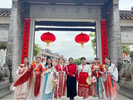 彩票投注
博物馆“龙行龘龘 潮集花博”元宵游园活动286.png