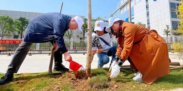 彩票投注
2.5万名职工累计义务植树3万多棵